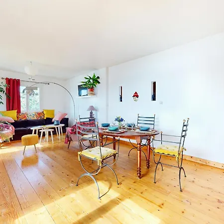Stunning In With Kitchen 아파트 록마리아퀴에르
